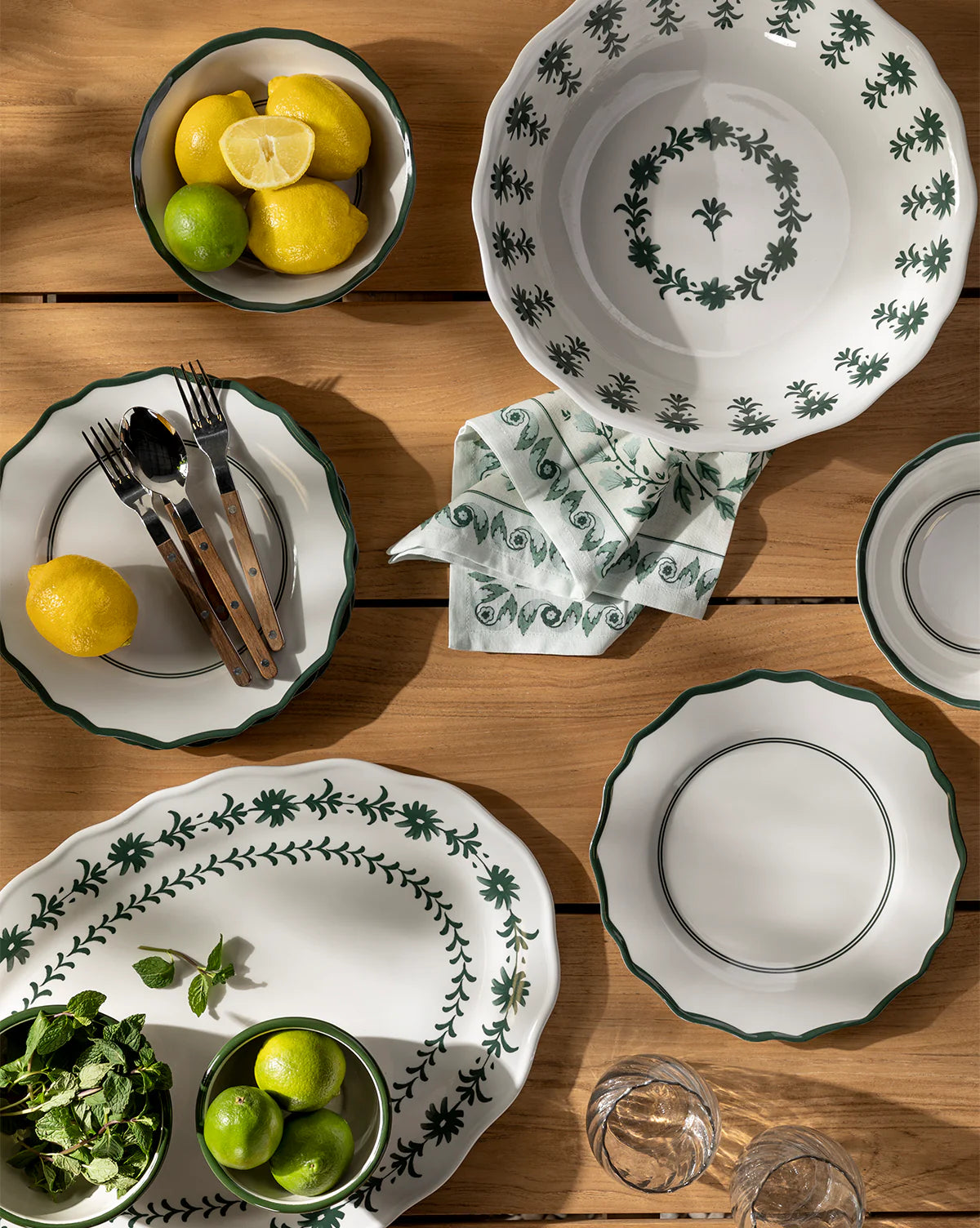 Green and White Enameled Bowl Set (3)