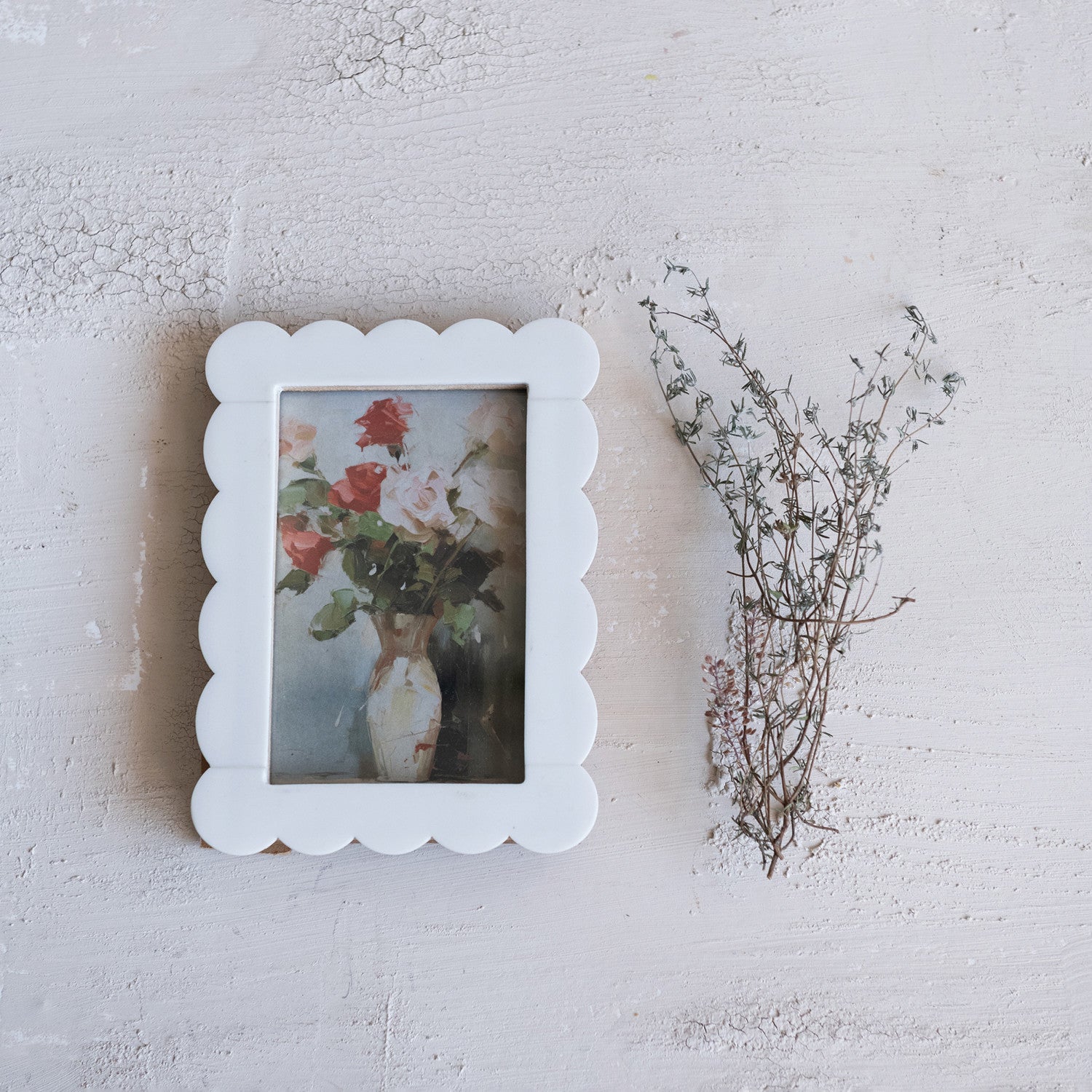 Scalloped Photo Frame
