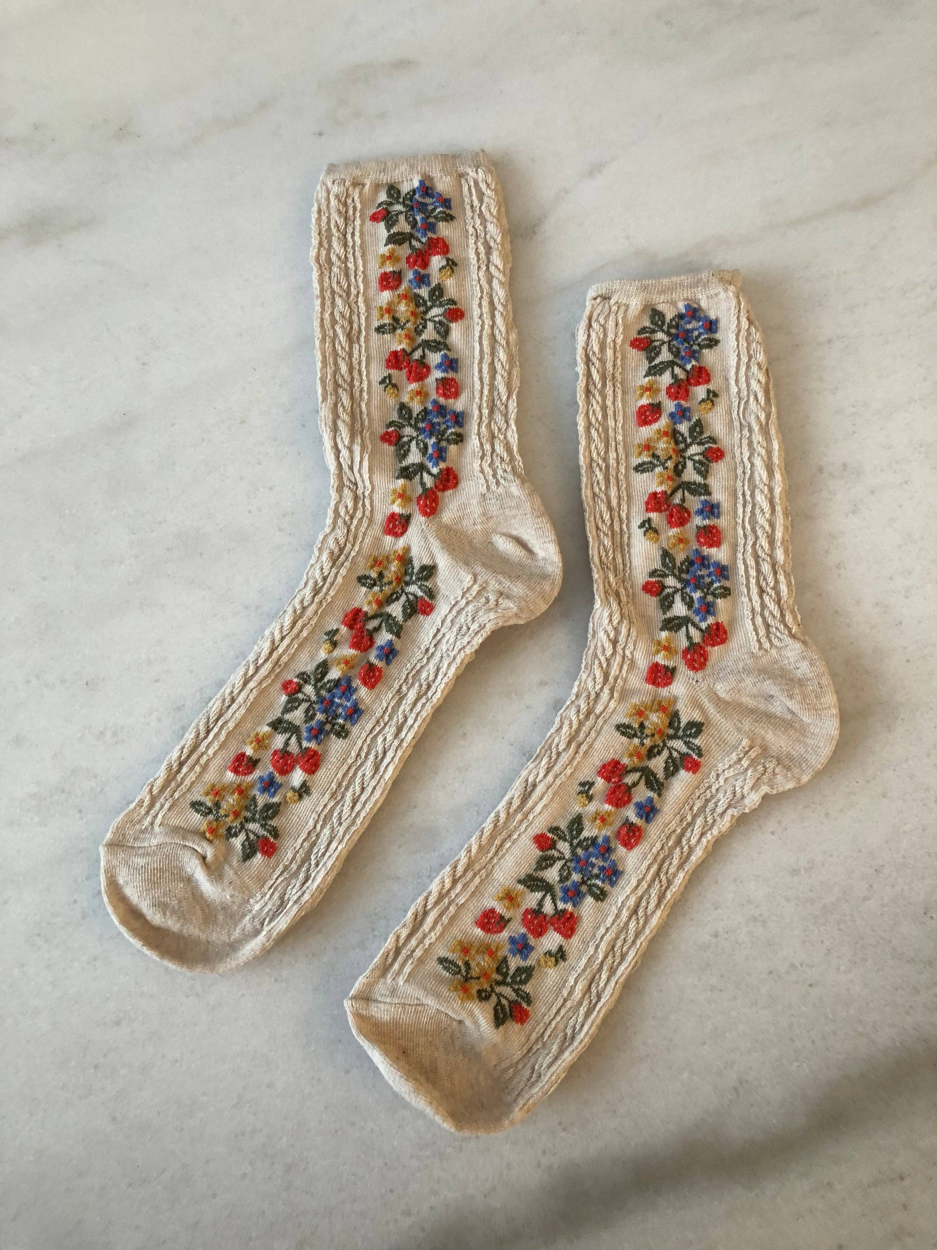 STRAWBERRY GARDEN SOCKS