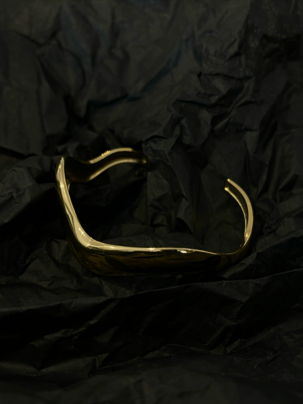 Wavy Slim Gold Bangle