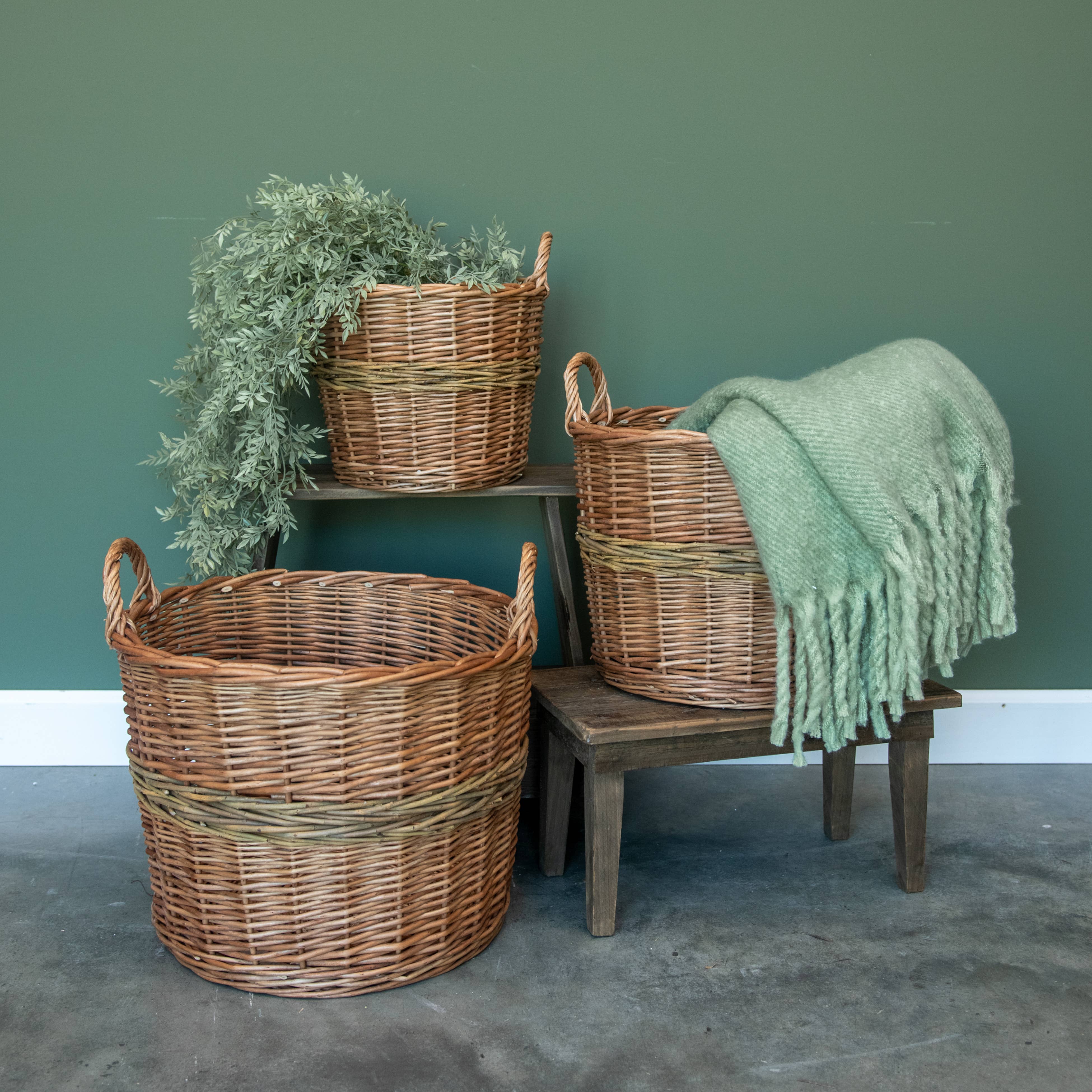 SET/ 3 WOVEN BASKETS W/ GREEN STRIPE