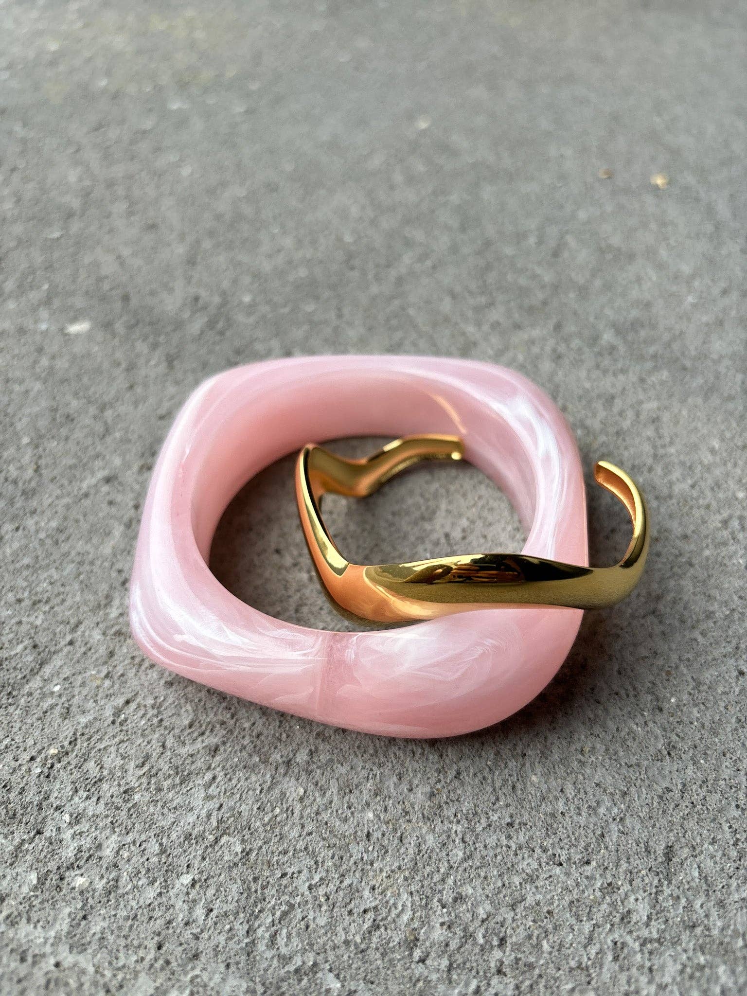 Wavy Slim Gold Bangle