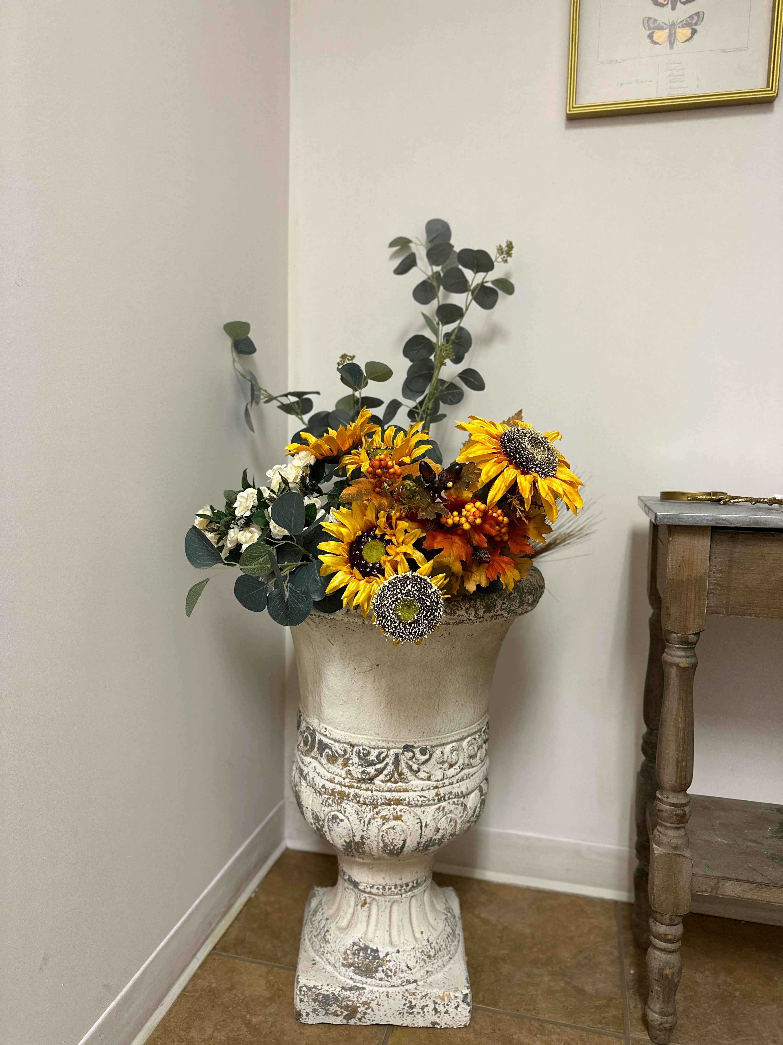 LARGE ANTIQUE STYLE FLOWER URN