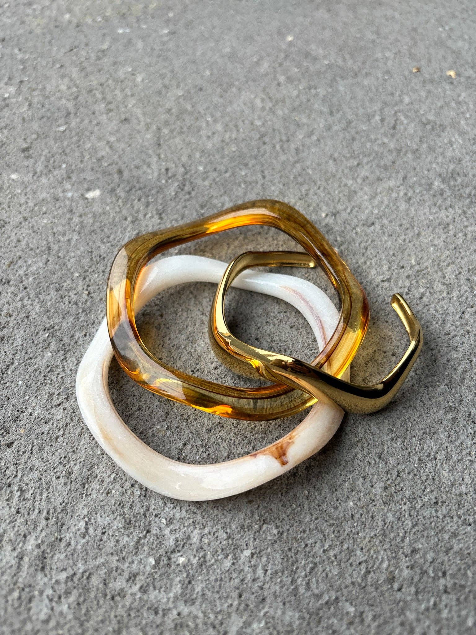 Wavy Slim Gold Bangle