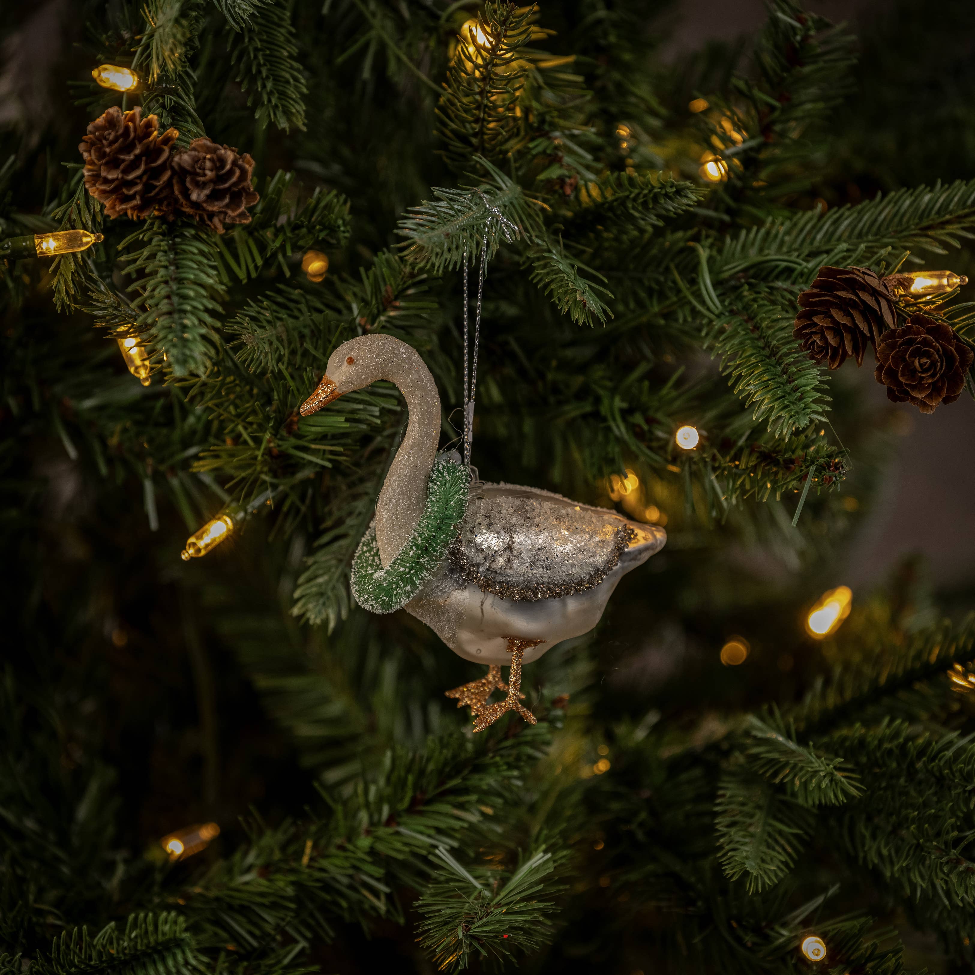 WHITE GOOSE ORNAMENT