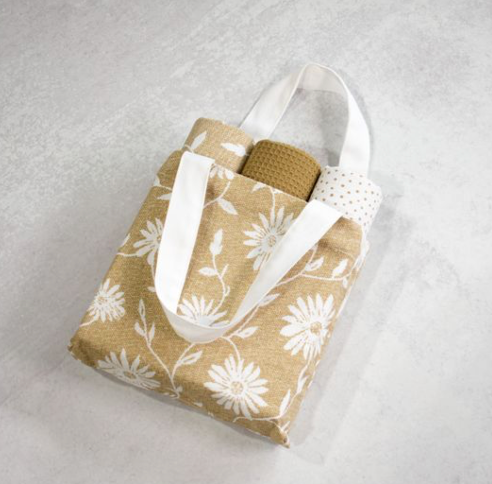 Daisy Towel Set with Bag