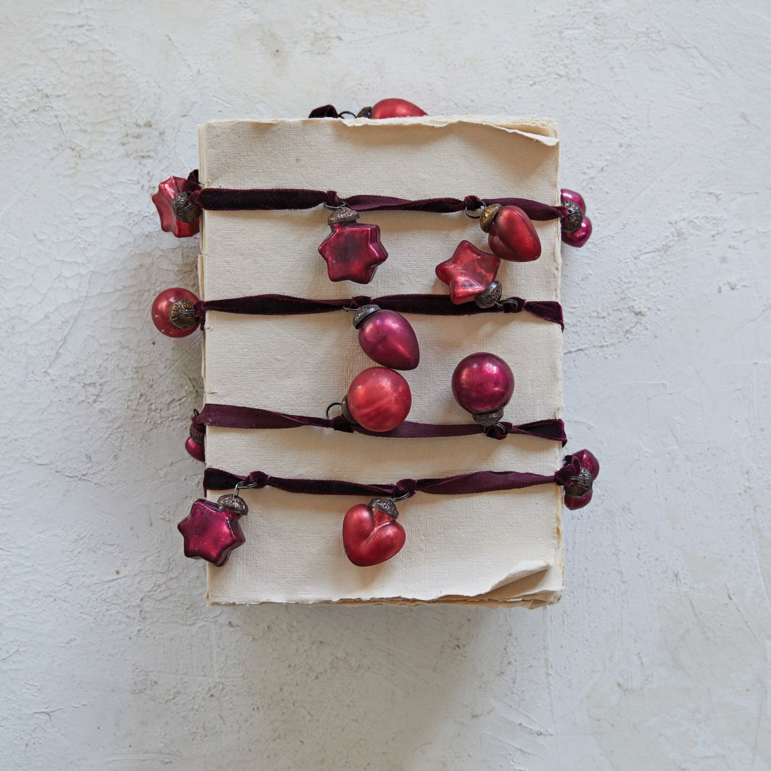 Holiday Silhouette Garland