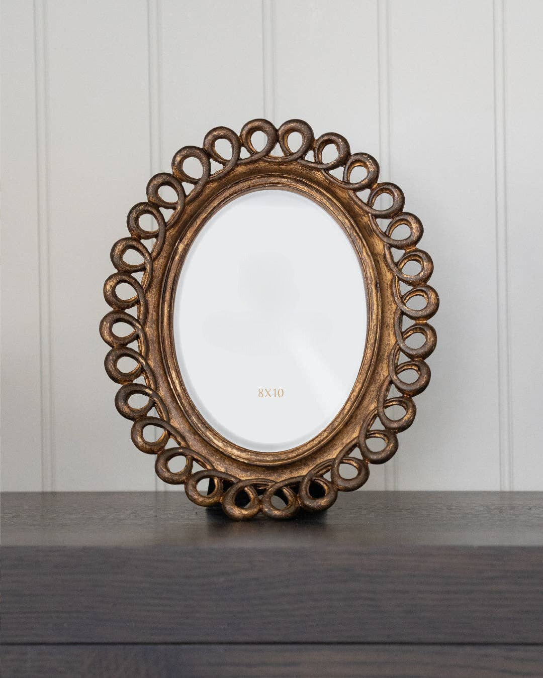 Fancy Scalloped Oval Frame