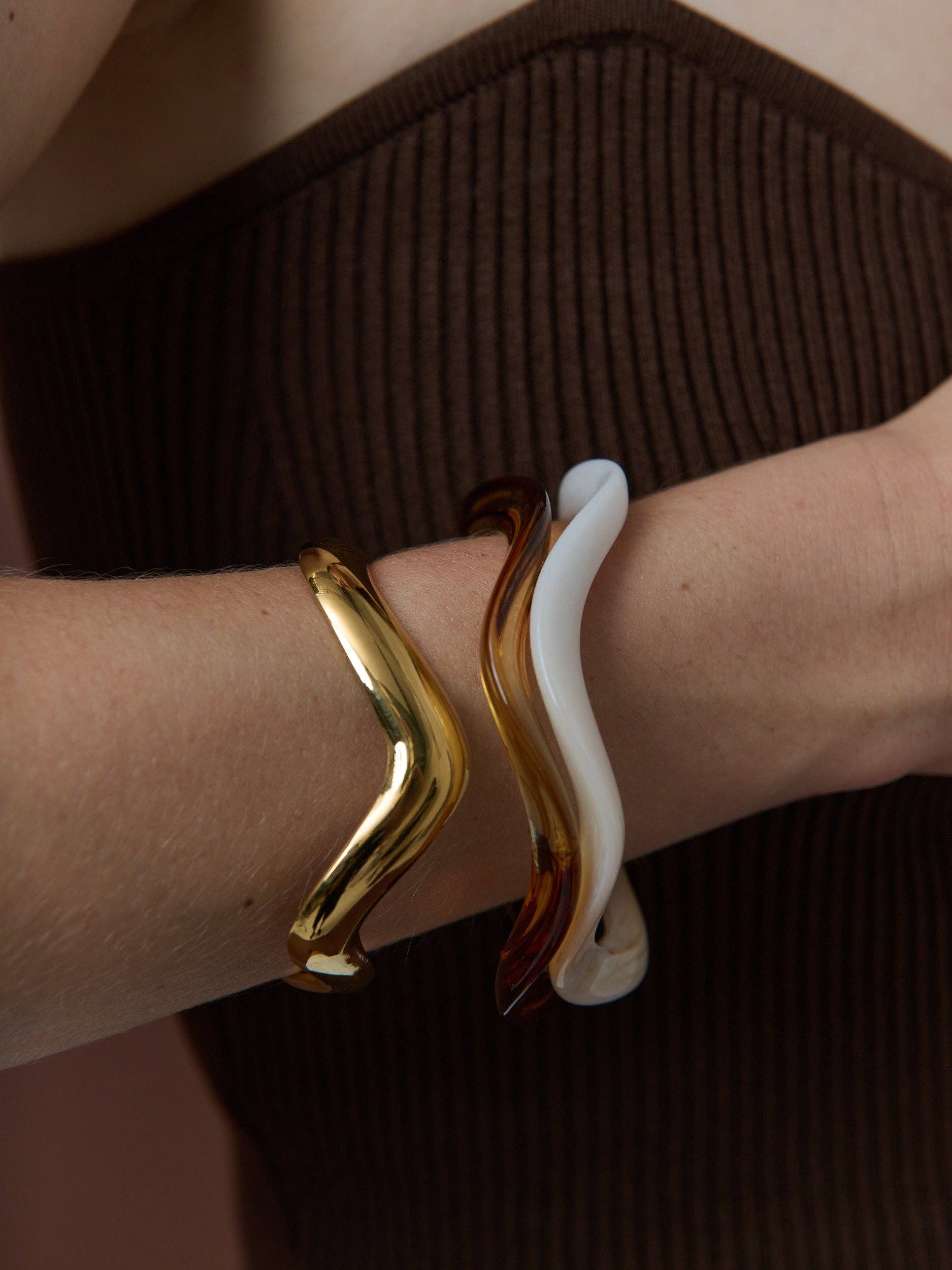 Wavy Slim Gold Bangle