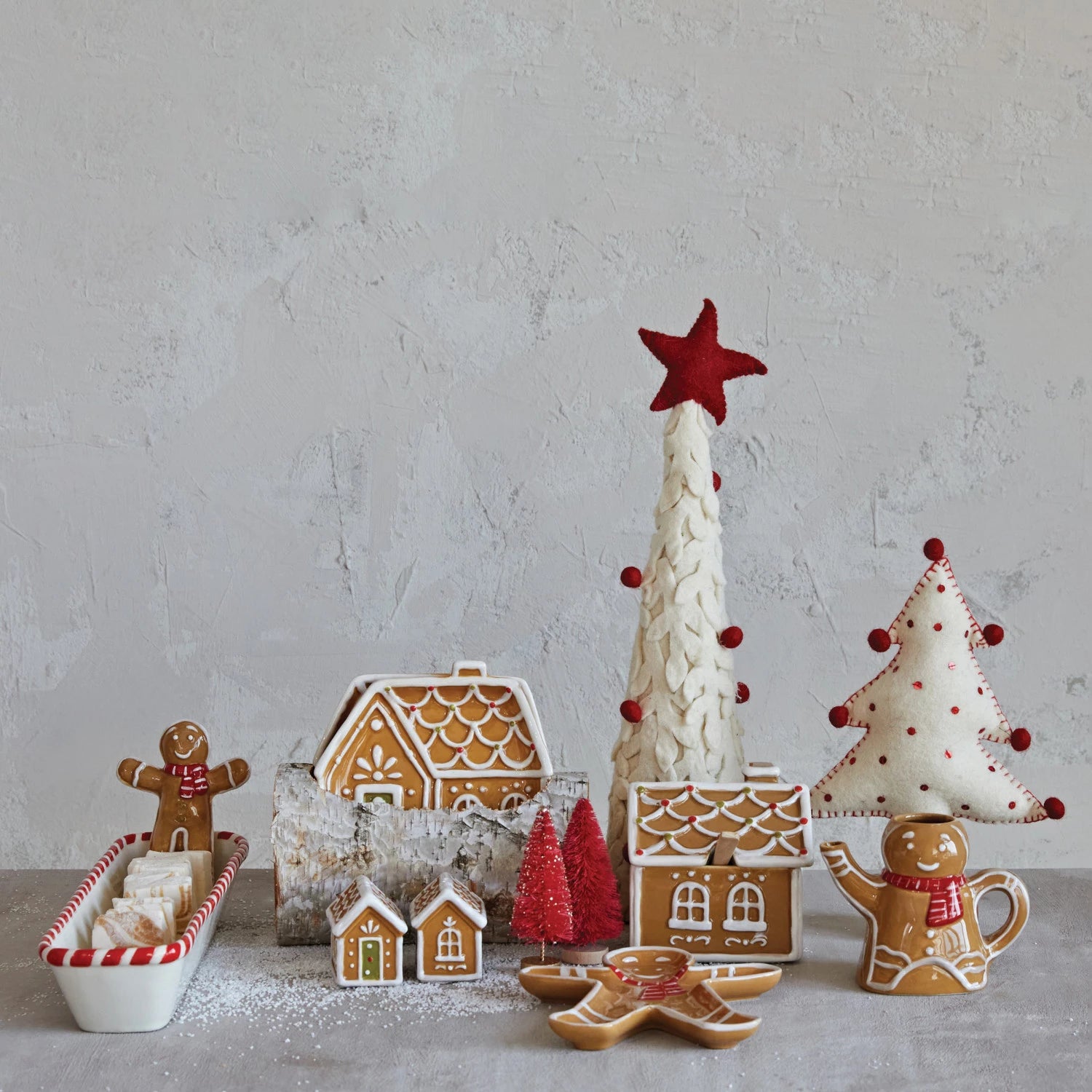 Gingerbread Cracker Dish w/ Candy Cane Edge